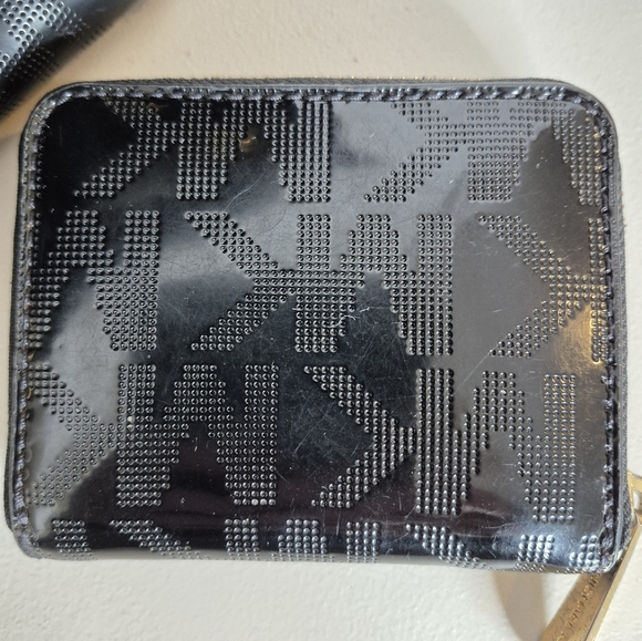 Michael Kors Delancy Studded Mirrored Metallic Chain-Link Strap Tote PLUS Wallet - Picture 14 of 16